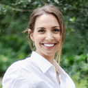 Julia F. M.A.